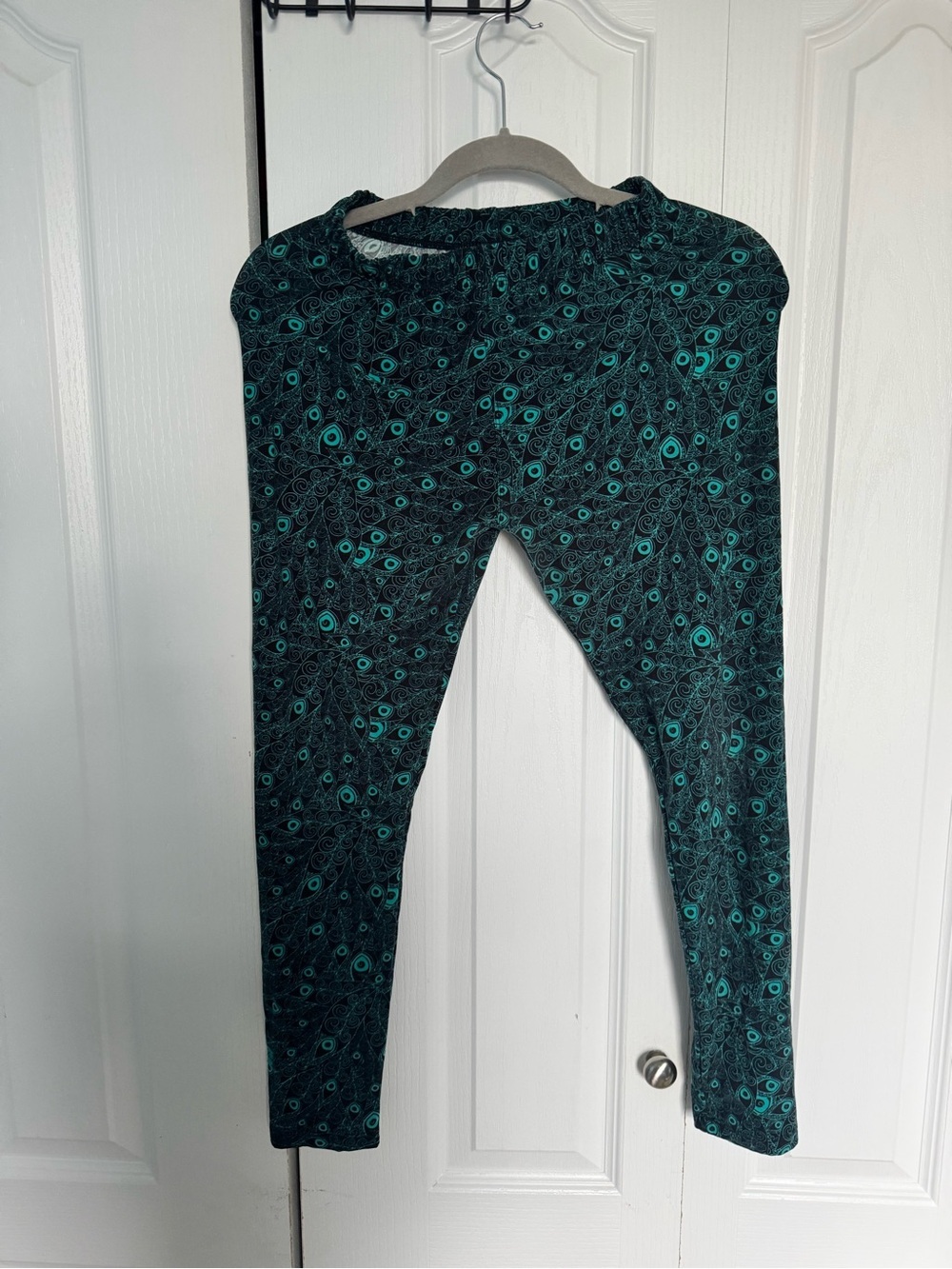 Women’s Sweetlegs Teal Peacock Print Leggings - Brand